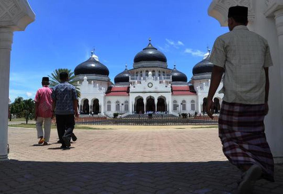 Salat Jumat di Aceh pasca gempa 8,5 SR