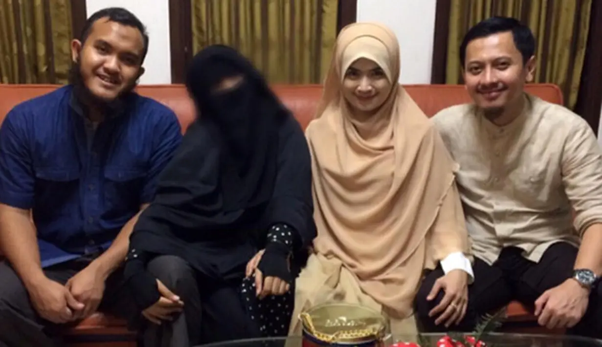 "Beberapa hari yang lalu ya. Jadi, saya sudah enggak bisa SMS lagi. Jadi, enggak ada komunikasi," ujar Indadari melalui sambungan telepon, Selasa (22/8/2017). (Instagram/caisar_yang_belomsempurna)