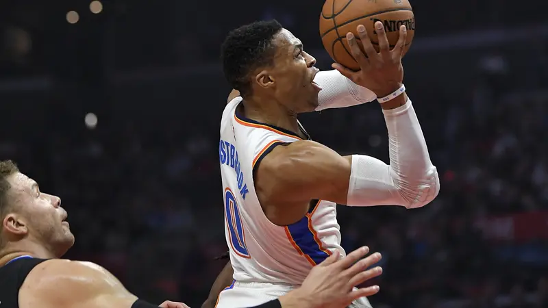 Aksi Russell Westbrook saat melawan Clippers