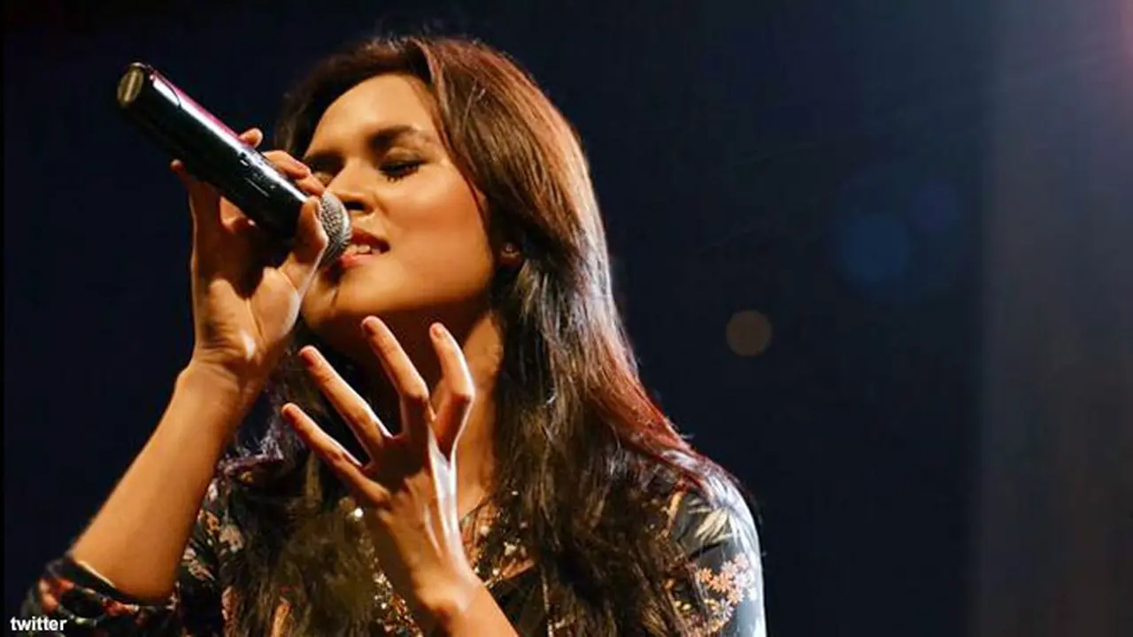 karir-raisa-130712b.jpg