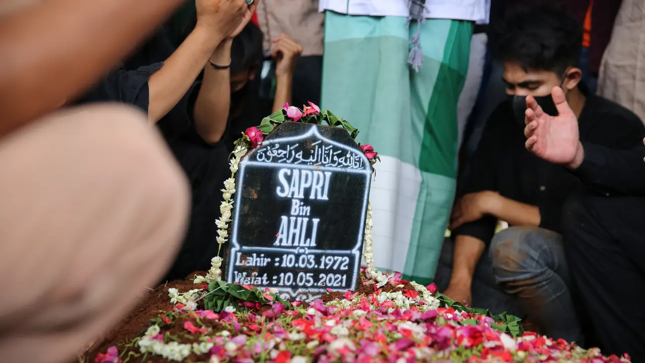[Fimela] Alm.Sapri
