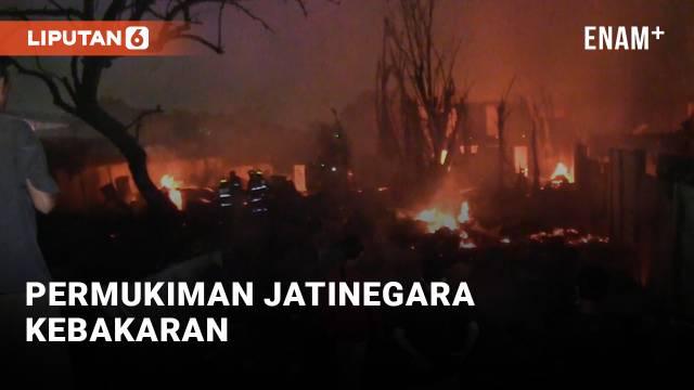 Musibah kebakaran melanda daearah Jatinegara Jakarta. Senin (29/8) dini hari kobaran api menghanguskan puluhan rumah warga.