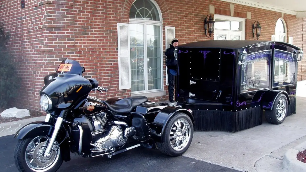 Harley Davidson Ini Diubah Menjadi Kereta Jenazah (Autoevolution)
