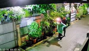 Influencer DJ Donny kembali mendapatkan teror. Kali ini rumahnya dilempari bom molotov oleh orang tak dikenal pada Rabu (31/12/2024) dini hari. (Instagram DJ Donny)