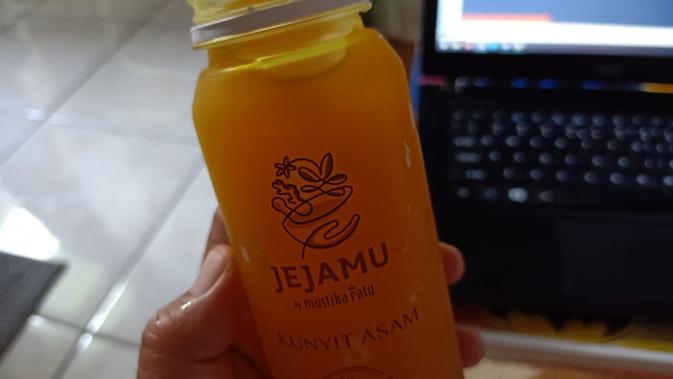 Kunyit asam, salah satu varian Jejamu fresh delivery. (Liputan6.com/Dinny Mutiah)