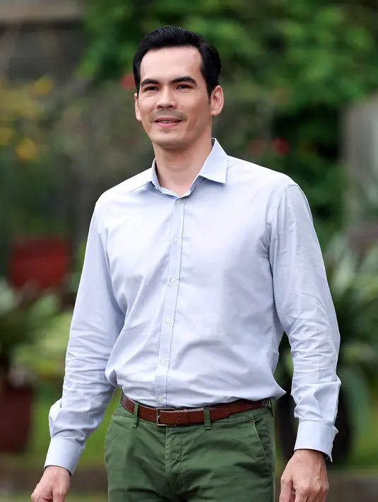 "Anak-anak itu jujur 'ga bisa' (masih belajar) akting tapi gimana kita memberikan proses adegan dan emosinya nyebrang berarti sukses. Kalau kita dilihat sedang haru dia akan kebawa. anak ini (Nicole) sangat berbakat," ujarnya. (Deki Prayoga/Bintang.com)