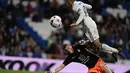 Penyerang belia Real Madrid, Mariano Diaz, membuka keunggulan lewat sepakan kaki kanannya usai memanfaatkan assist dari Marco Asensio ke gawang Cultural Leonesa. (AFP/Javier Soriano)