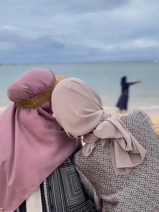 Shireen dan Zaskia Sungkar. [Foto: Instagram/zaskiasungkar15]