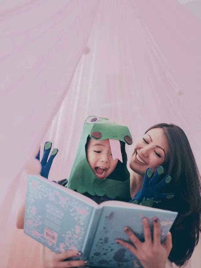 Momen 6 Artis Ajari Anak Belajar