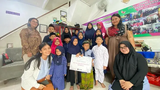 Klinik Kecantikan Berbagi Kebahagiaan Bersama Anak Yatim di 7 Kota Secara Serempak.  foto: istimewa