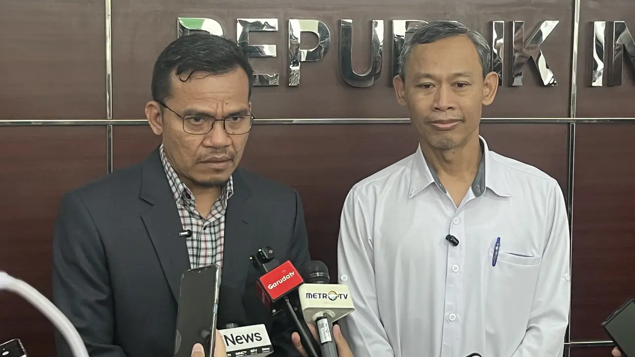 Komisioner Komisi Nasional Hak Asasi Manusia (Komnas HAM) Saurlin P. Siagian dan Pramono Ubaid.