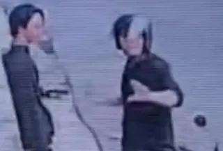 Viral seorang pria diduga merampas ponsel milik warga di Ciledug, dengan modus menuduh korban telah melecehkan adiknya. (Foto: Tangkapan Layar Sosmed)