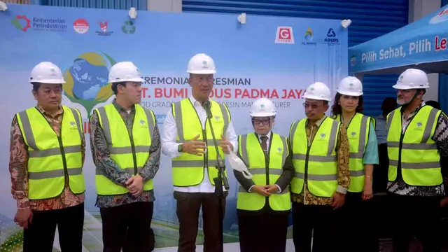 Peresmian Pabrik Daur Ulang PET Lokal Berteknologi Foodgrade di Jombang.