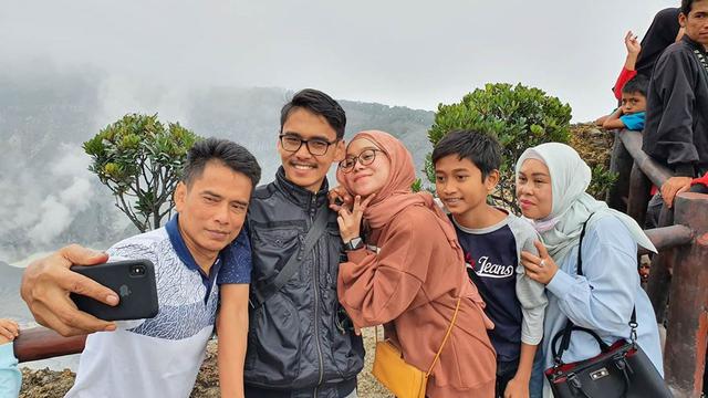 Jarang Tersorot, Ini 6 Momen Kebersamaan Lesty Kejora dan Keluarga