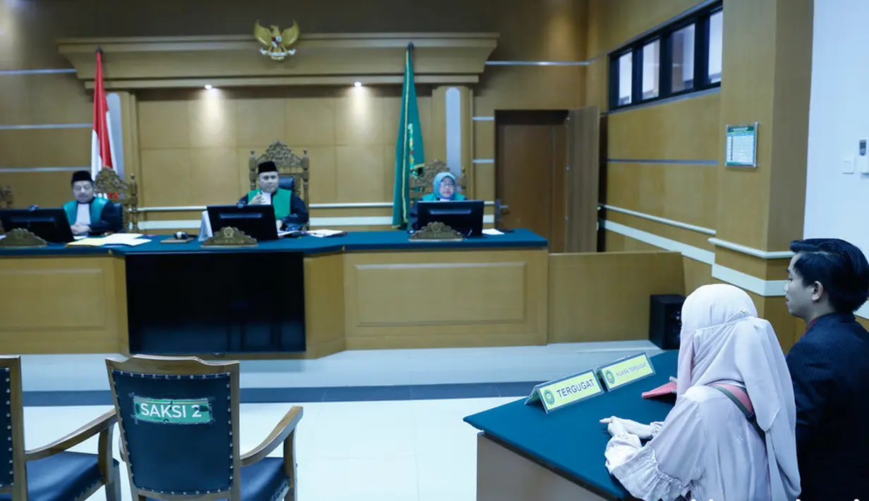 "Virgoun masih di luar Kota. Tadinya dia mau datang. Tapi dia baru sampai Jakarta jam 2 (14. 00 WIb)," kata Sandy Arifin dilansir dari Kapanlagi. [Foto: Bayu Herdianto/KapanLagi.com]