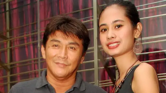 Selebritis Ini Nikahi Wanita yang Pantas Jadi Anaknya