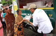 Baznas Bagikan 400 Paket Makanan Buka Puasa untuk Pemulung di Tebet: Wujud Kepedulian Ramadan