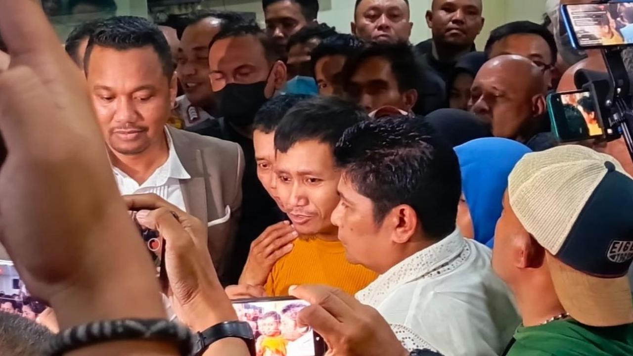 “Itu bukan disita, itu dirampas. Kenapa kami bilang perampasan, karena mereka mengambil tanpa surat penyitaan, ada itu 2016,” ujarnya.<br>