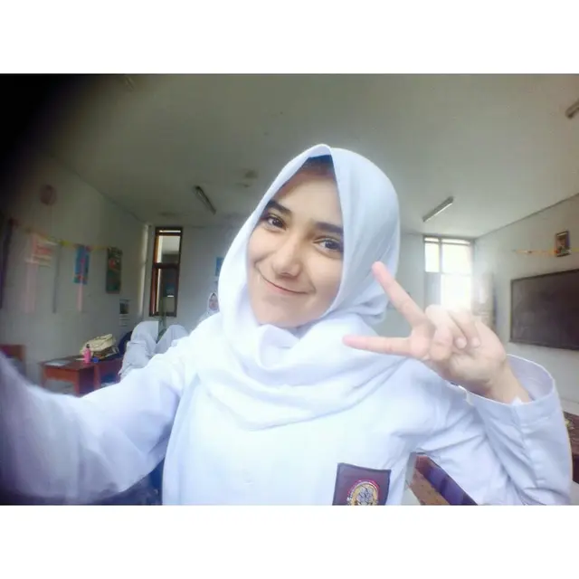 Potret Nadya Mustika Istri Rizki D'Academy Saat Masih SMA