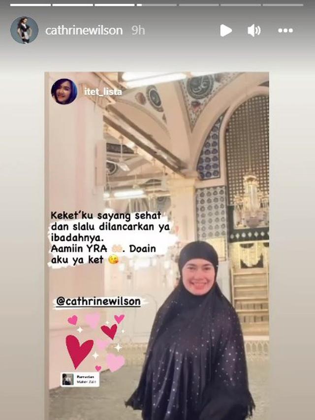 Jalani Ibadah, Ini 7 Potret Catherine Wilson Saat Umrah Ramadhan