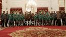 Timnas Indonesia bertemu Presiden RI, Joko Widodo di Istana Negara, (19/12/2016). (Bola.com/Nicklas Hanoatubun)