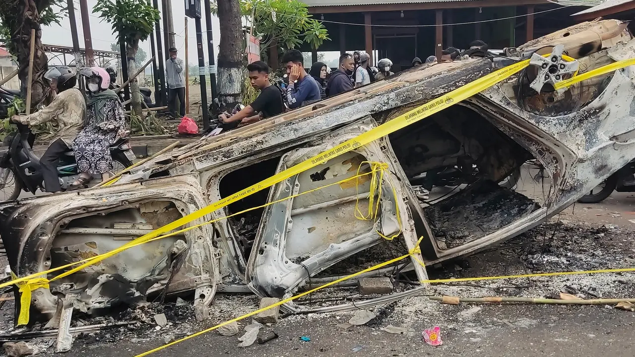 Potret Derby Jatim yang Berakhir Tragedi