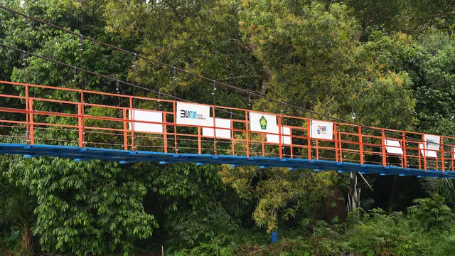 BRI Bantu Mobilitas Warga dan Dorong Ekonomi Masyarakat Desa Lewat Pembangunan Jembatan Gantung