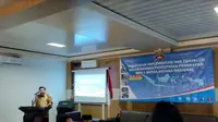 Badan Pengatur Hilir Minyak dan Gas Bumi (BPH Migas) sosialisasikan implementasi penyalur khusus atau sub penyalur Bahan Bakar Minyak (BBM) di Kabupaten Wajo, Sulawesi Selatan (Sulsel), Sabtu 24 November 2018. (Foto:Liputan6.com/Maulandy R)