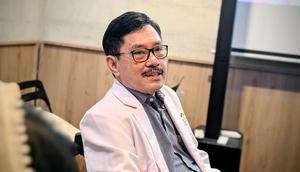 Dokter spesialis kebidanan dan kandungan RS Eka Hospital PIK, Hardi Susanto soal endometriosis dalam temu media di Jakarta, Selasa (16/12/2025). Foto: Liputan6.com/Ade Nasihudin.