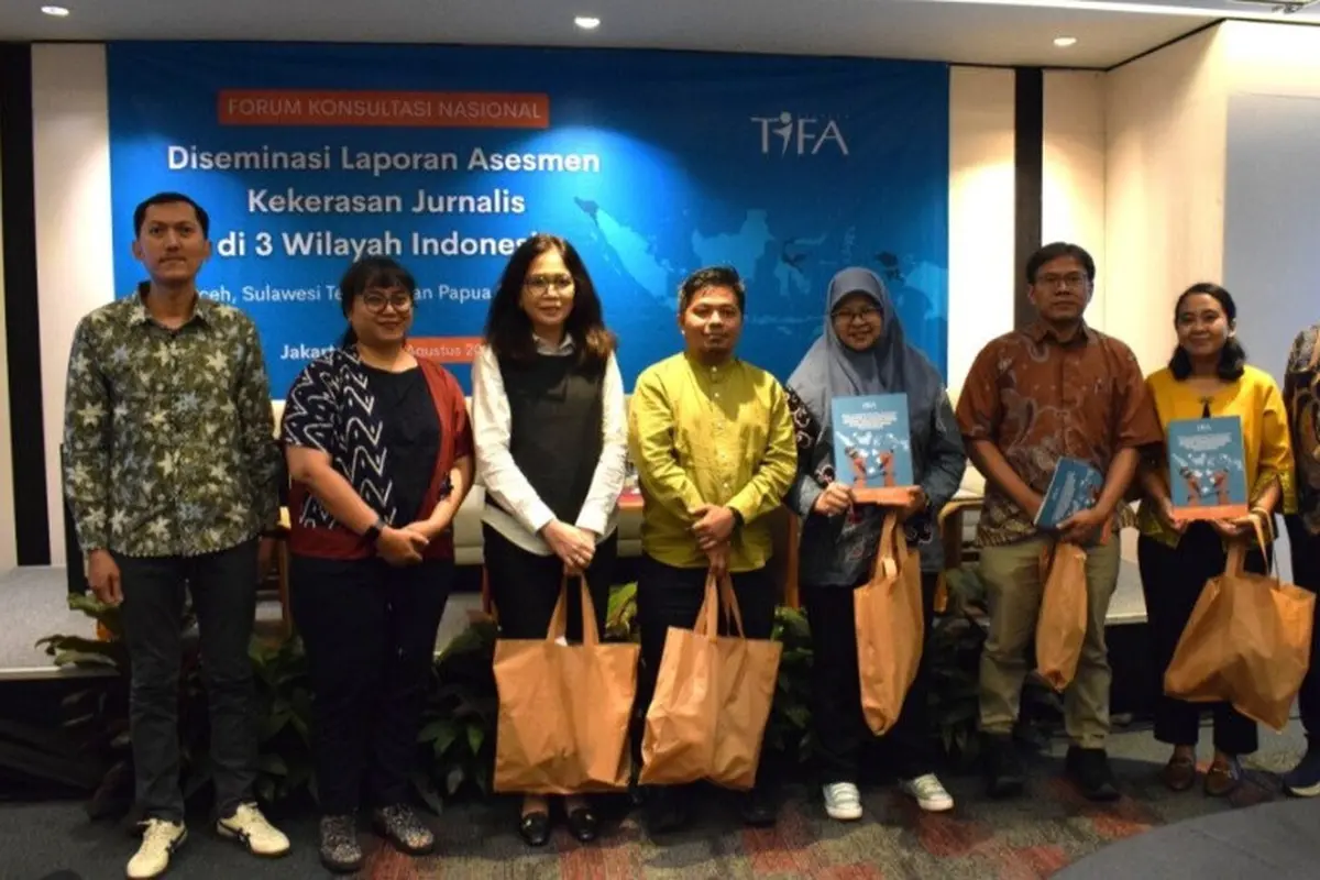 Yayasan TIFA melalui program Jurnalisme Aman meluncurkan sebuah laporan yang merekam pengalaman jurnalis di tiga wilayah dengan tingkat kekerasan tinggi terhadap pers.