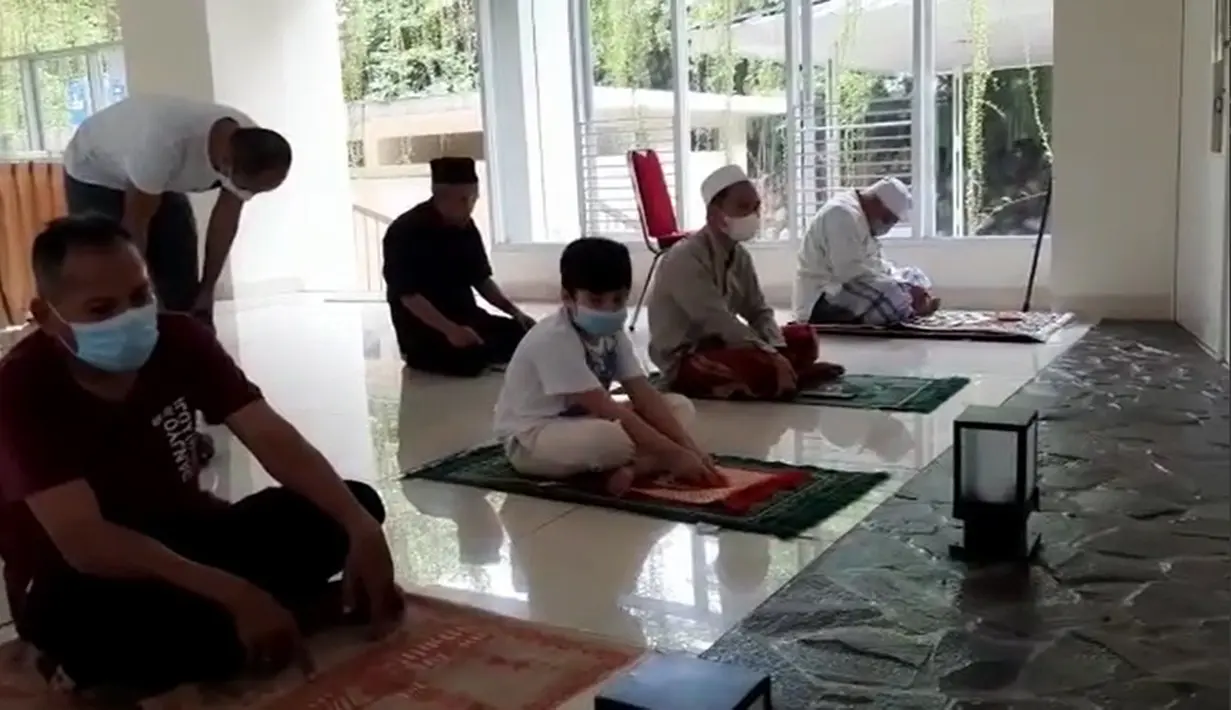 <p>Rafathar Malik Ahmad masuk pesantren (Instagram/raffinagita1717)</p>