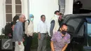 Penyidik KPK menggeledah rumah pribadi Gubernur Sulawesi Tenggara Nur Alam di Kuningan, Jakarta, Selasa (23/8). Penggeledahan ini terkait dugaan korupsi penertiban izin usaha pertambangan (Liputan6.com/Helmi Afandi)