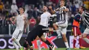 Ekspresi para pemain Juventus merrayakan kemenangan atas Olympiakos pada laga grup D Liga Champions di Allianz stadium, Turin, (27/9/2017). Juventus menang 2-0. (AFP/Marco Bertorello)