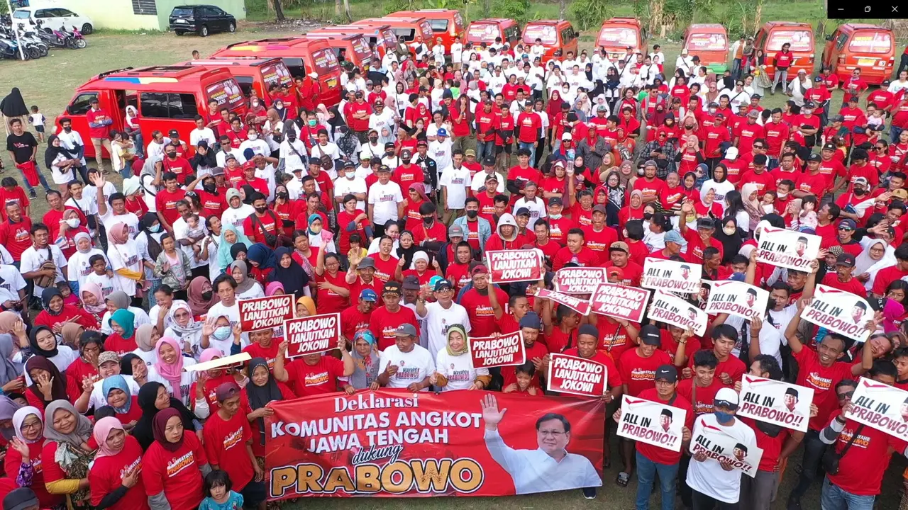 Komunitas Sopir Angkot Semarang Raya mendeklarasikan untuk mendukung bakal calon presiden (Capres) Prabowo Subianto di Pilpres 2024.