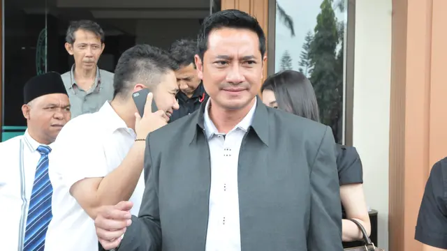 [FOTO] Venna Melinda Absen di Sidang Putusan Cerai
