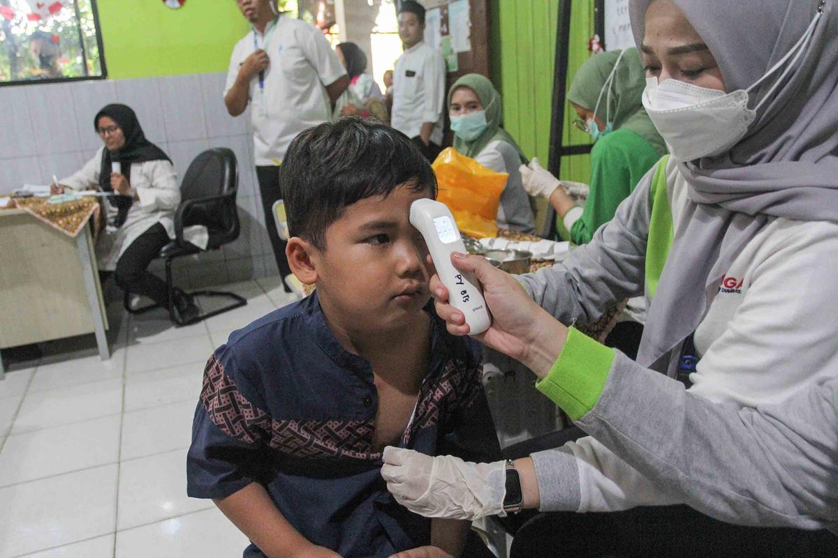 FOTO: Antusias Siswa SD Ikuti Imunisasi Massal BIAS 2025