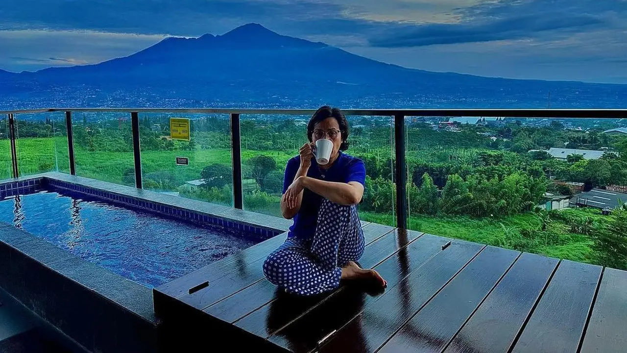 Tangkapan layar instagram Menteri Keuangan Sri Mulyani Indrawati di @smindrawati yang tengah berada di Golden Tulip Holland Resort Batu Malang.