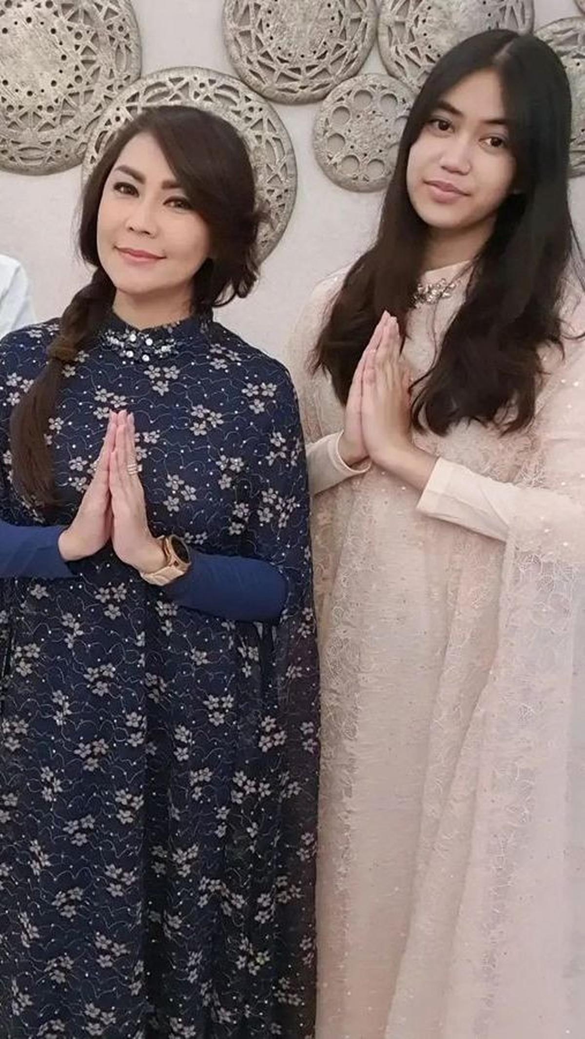 Lasha kini lebih tinggi dari sang Ibu