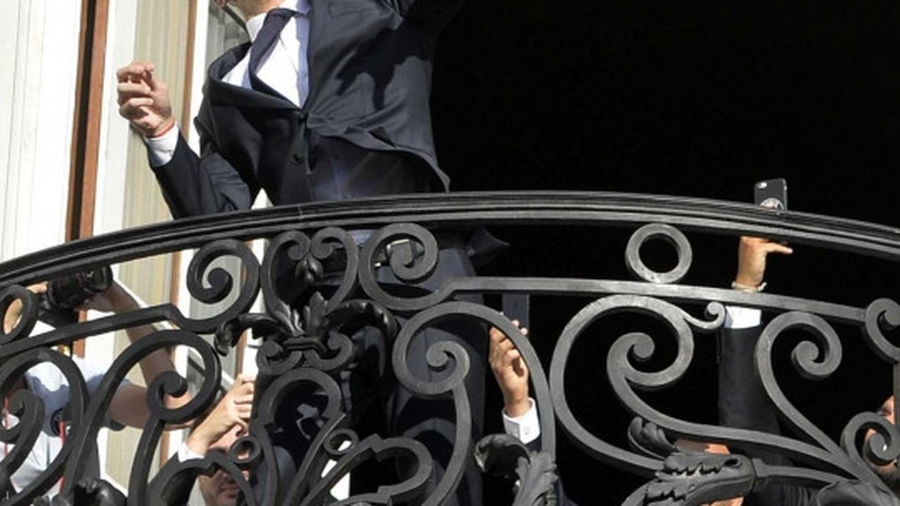 Resmi gabung PSG, Di Maria rayakan kegembiraan di atas balkon