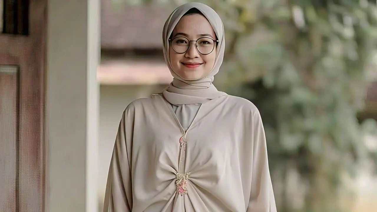 Gamis Kaftan Polos dengan Aksen Bordir/Nurul Diva Kautsar via Meta AI