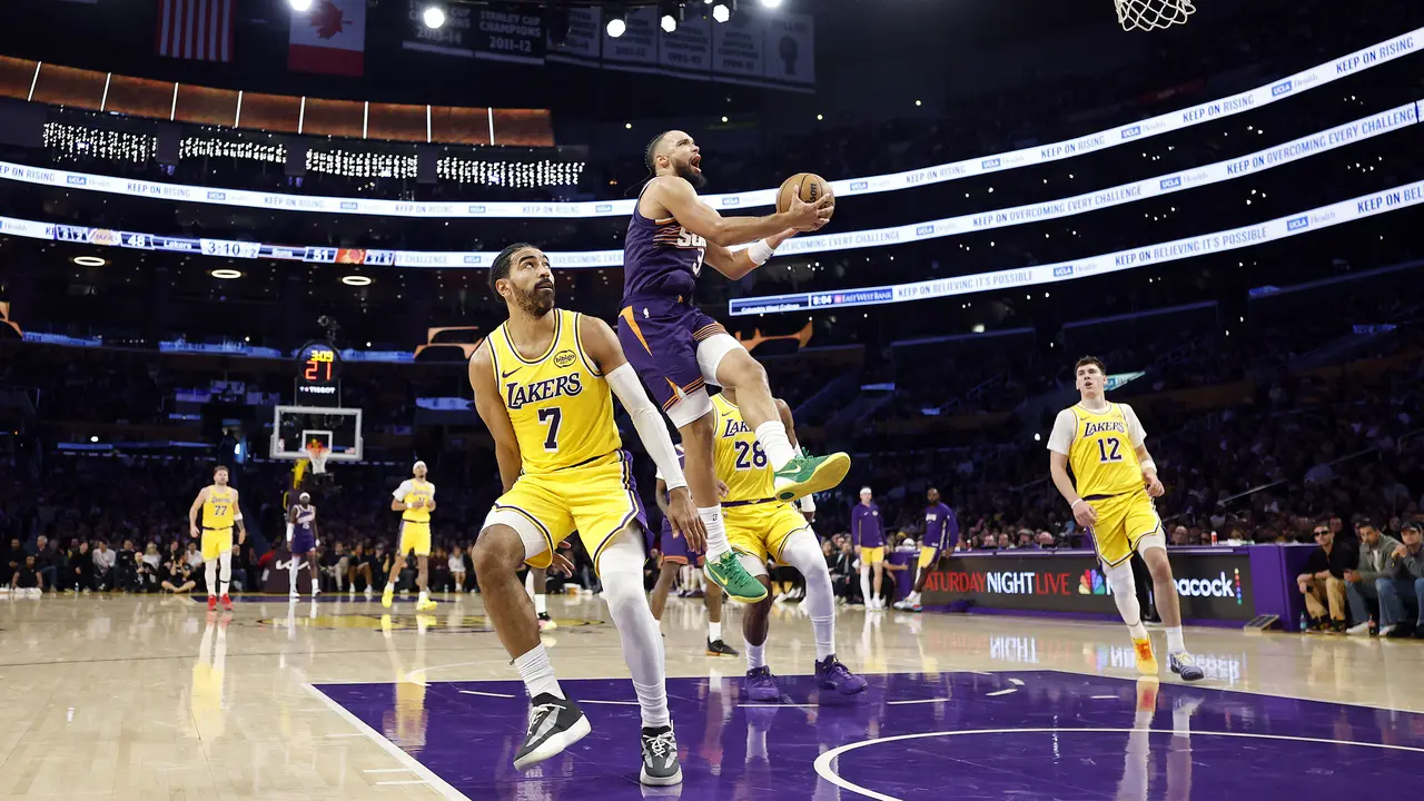 Duel sengit Lakers melawan Suns di NBA