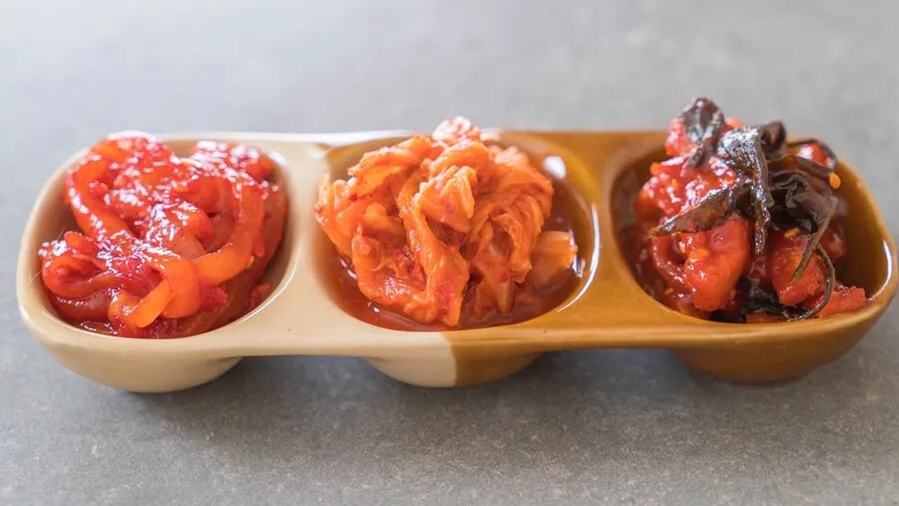 4. Bangun Tulang yang Kuat<br>Dengan kandungan Vitamin A yang tinggi, kimchi berkontribusi pada pembentukan dan pemeliharaan gigi dan tulang yang kuat.