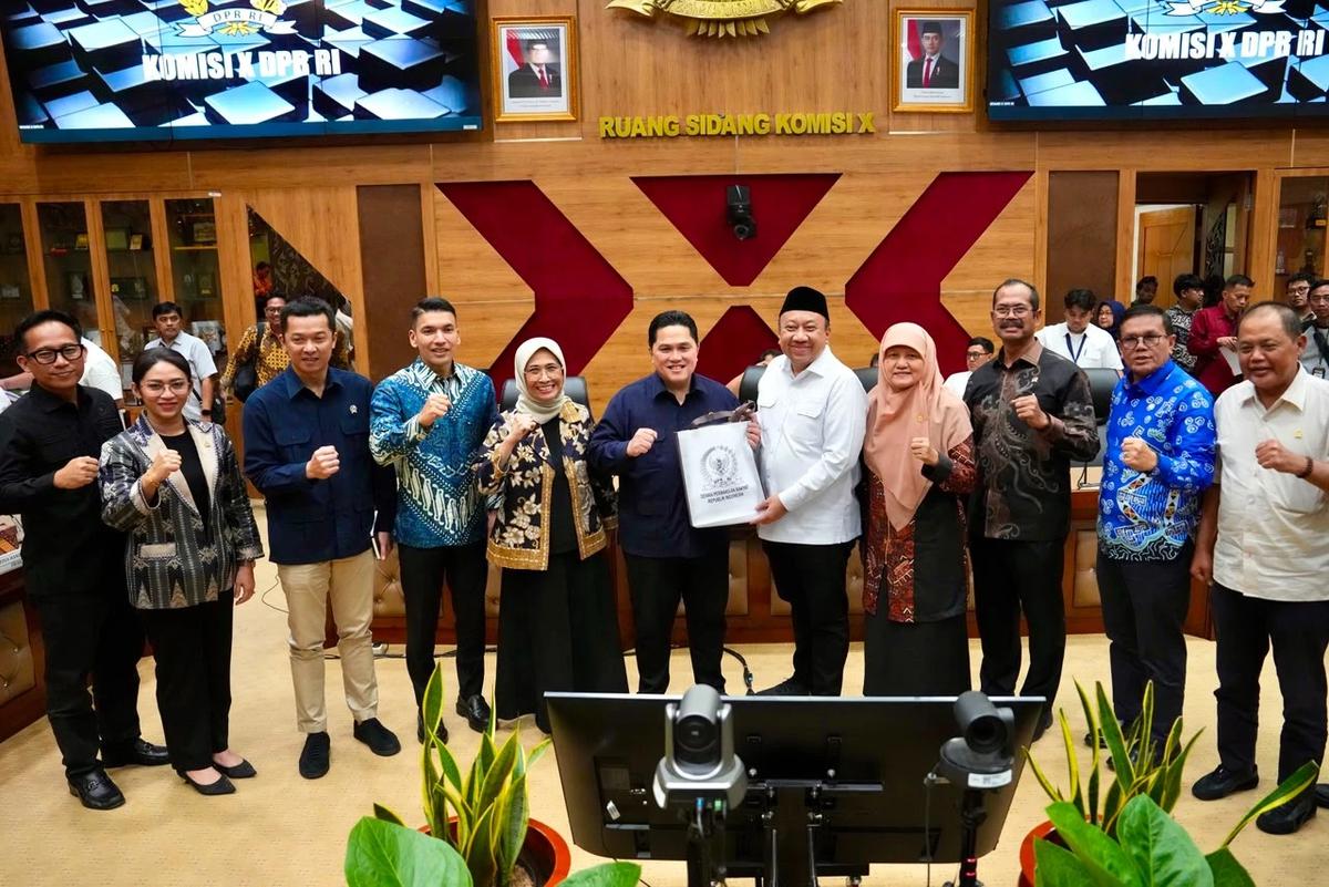 Menpora Erick Thohir saat Rapat Kerja Komisi X DPR RI