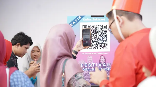Festival Digital dan Keuangan Inklusif di Ganara Art Space, Nipah Park Makassar, Sulawesi Selatan. Credit: DAP