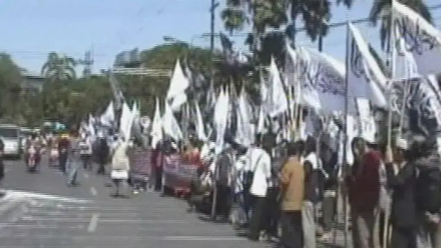 HTI Jatim dan Jabar Demo Tolak Miss World