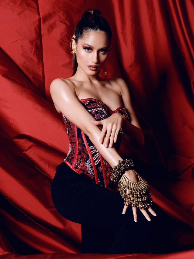 Cinta Laura