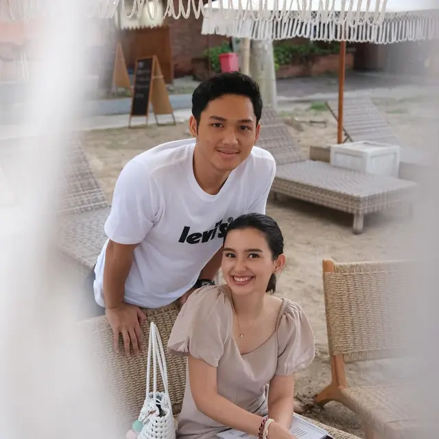 Azriel Hermansyah dan Sarah Menzel. (Foto: Dok. Instagram @azriel_hermansyah)