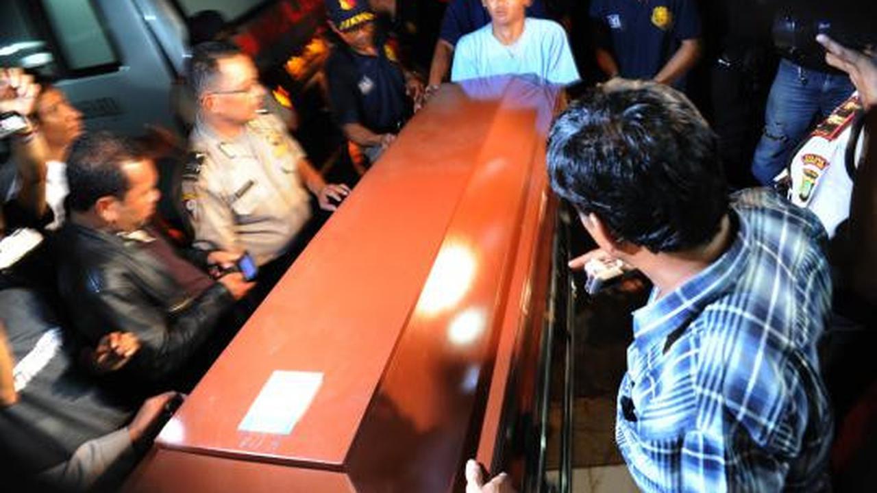 Jenazah terduga teroris tiba di RS Polri