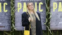 Tate McRae saat di Malibu, California (26/5/2021). (AFP/Amy Sussman)