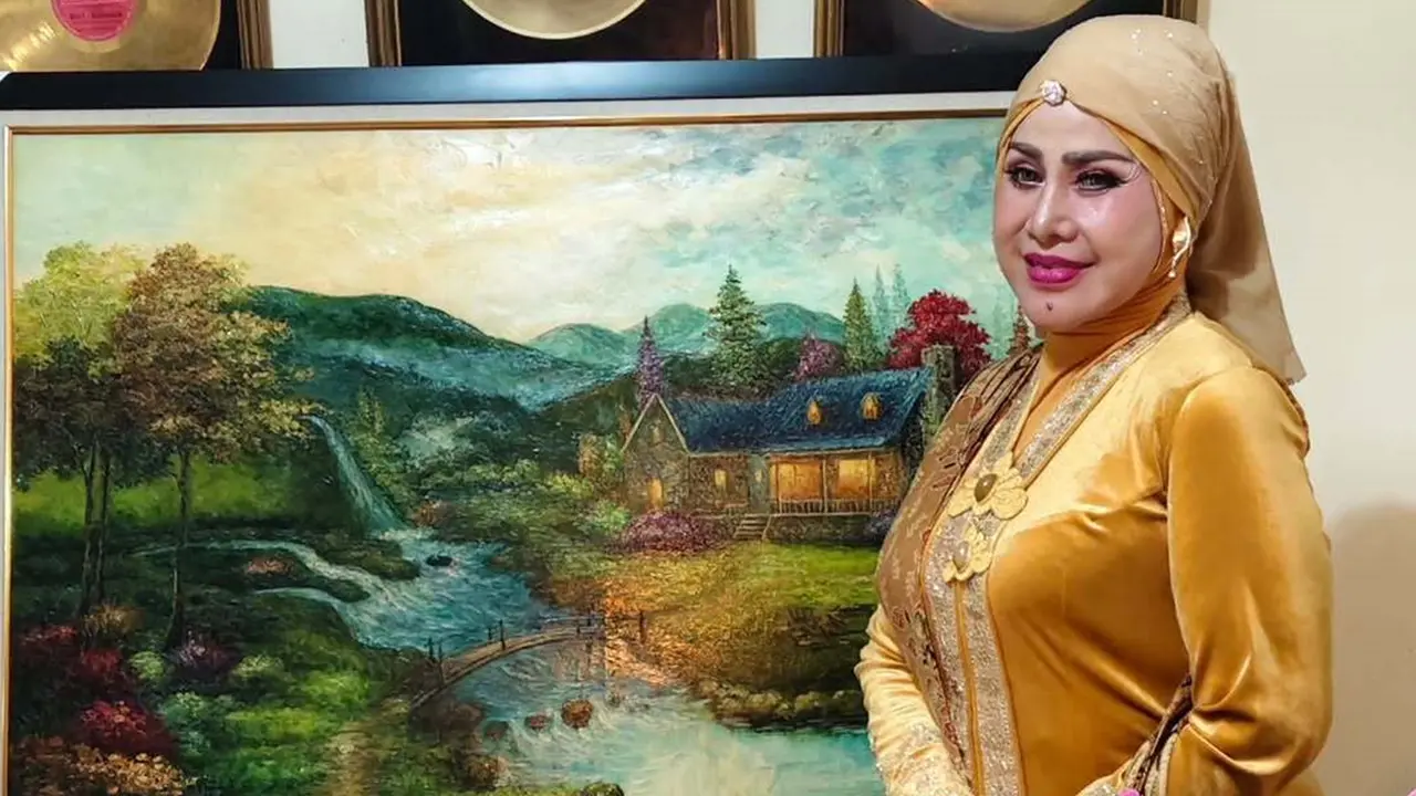 6 Gamis Glamor ala Elvy Sukaesih, Inspirasi Awet Muda di Usia 74 Tahun